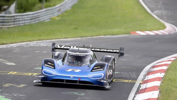 Volkswagen ID.R Nürburgring’de rekora imza attı
