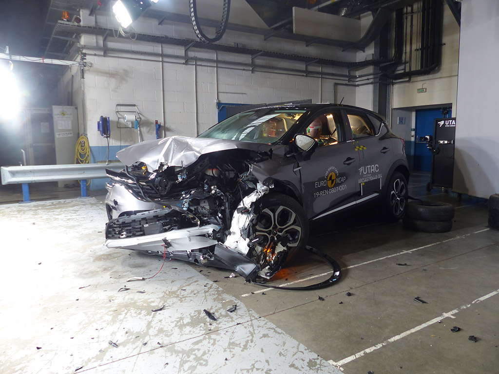 Renault Captur EuroNcap’te 5 yıldızı kaptı