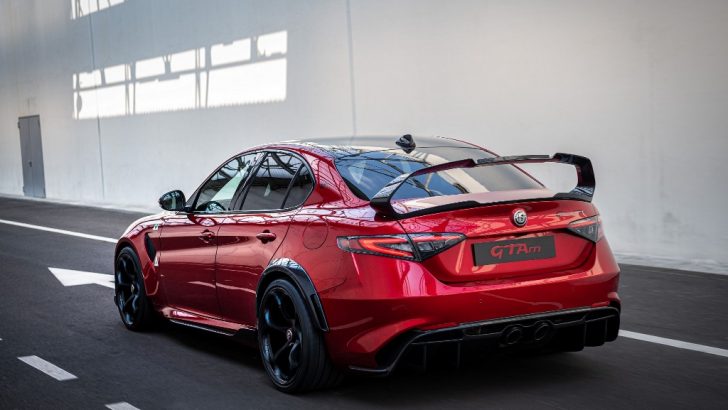Alfa Romeo Giulia GTA Efsanesi Geri Döndü!