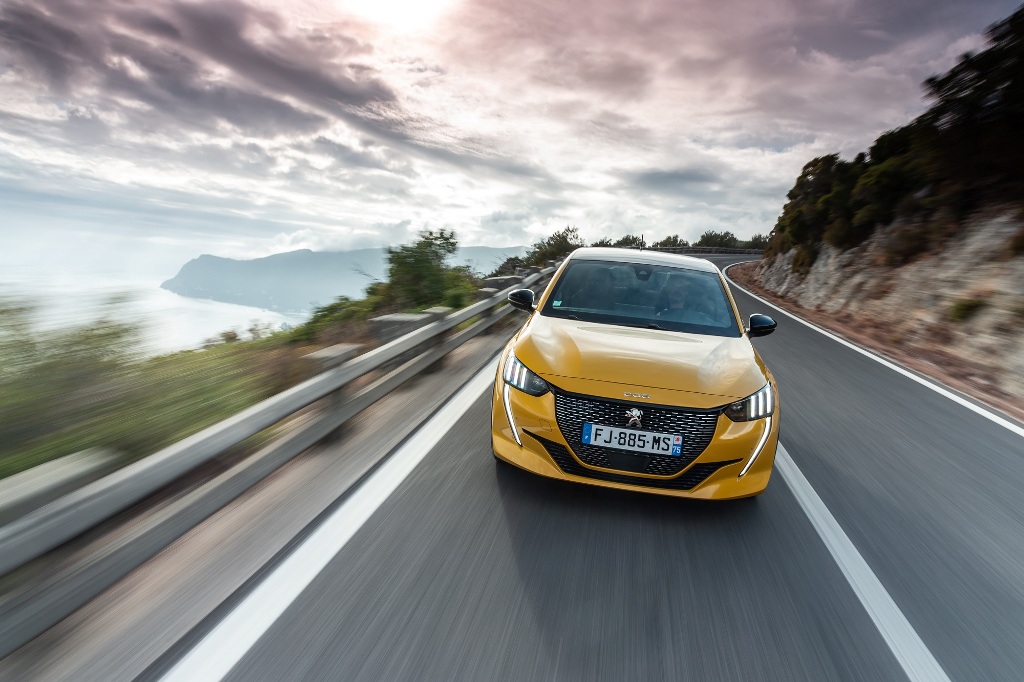 Yeni Peugeot 208, “2020 Yılın Otomobili” seçildi