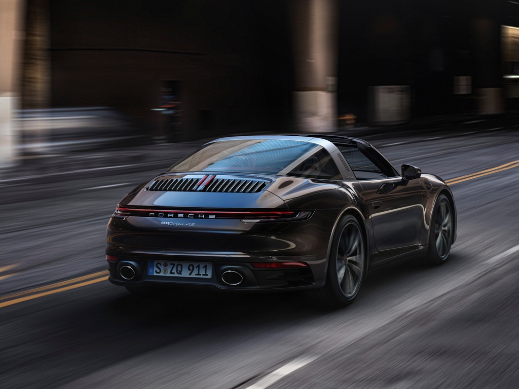 Zarif, gösterişli ve benzersiz: Yeni Porsche 911 Targa