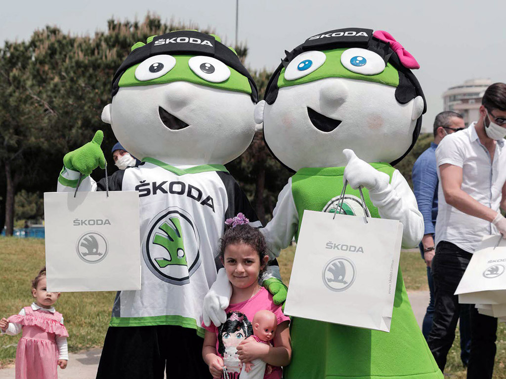 Skoda’nın “İyilik Araçları“ Düşyeri Kitaplarını Çocuklarla Buluşturdu