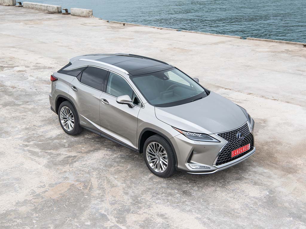 Lexus RX yenilendi