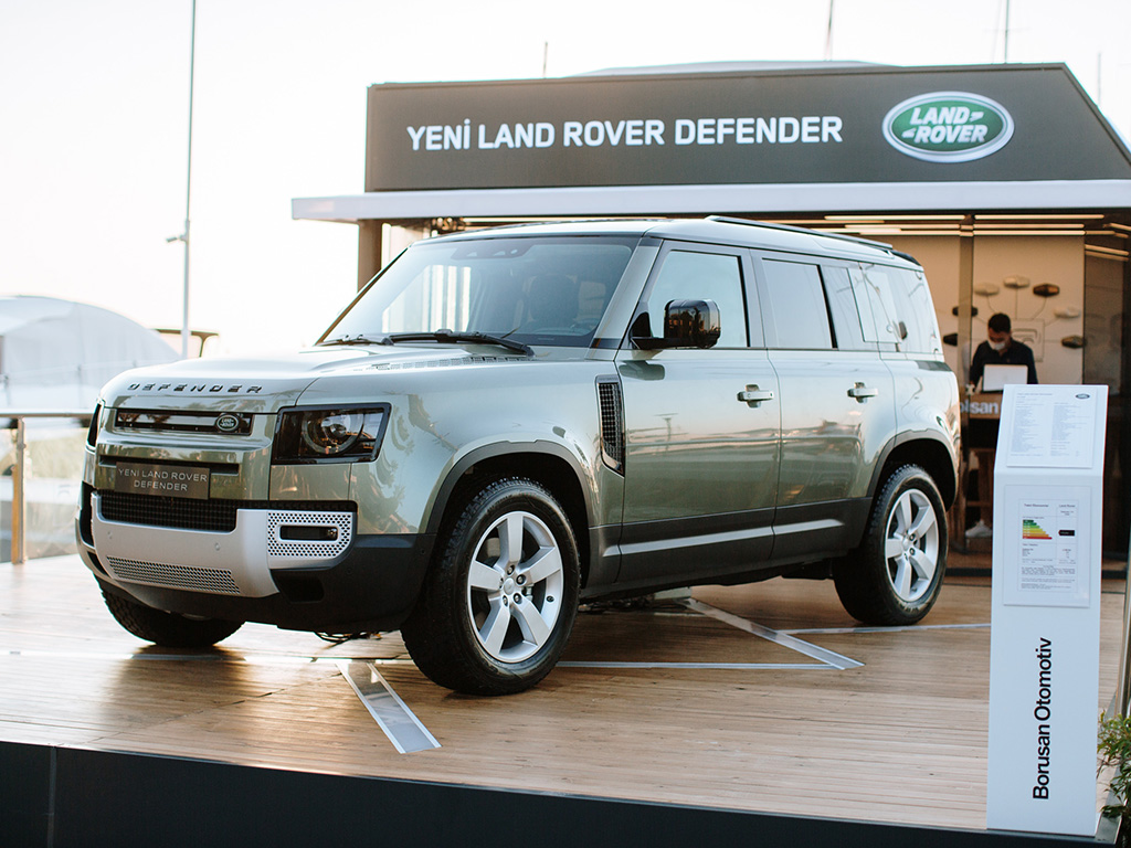 Yeni Land Rover Defender Bodrum’da sergileniyor