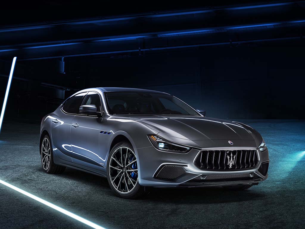 Maserati Ghibli Hybrid tanıtıldı!