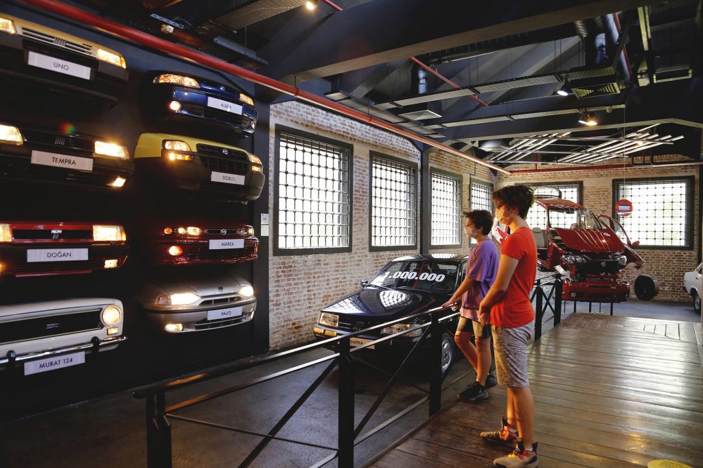 Tofaş Bursa müzesi kapılarını otomobil severlere açtı