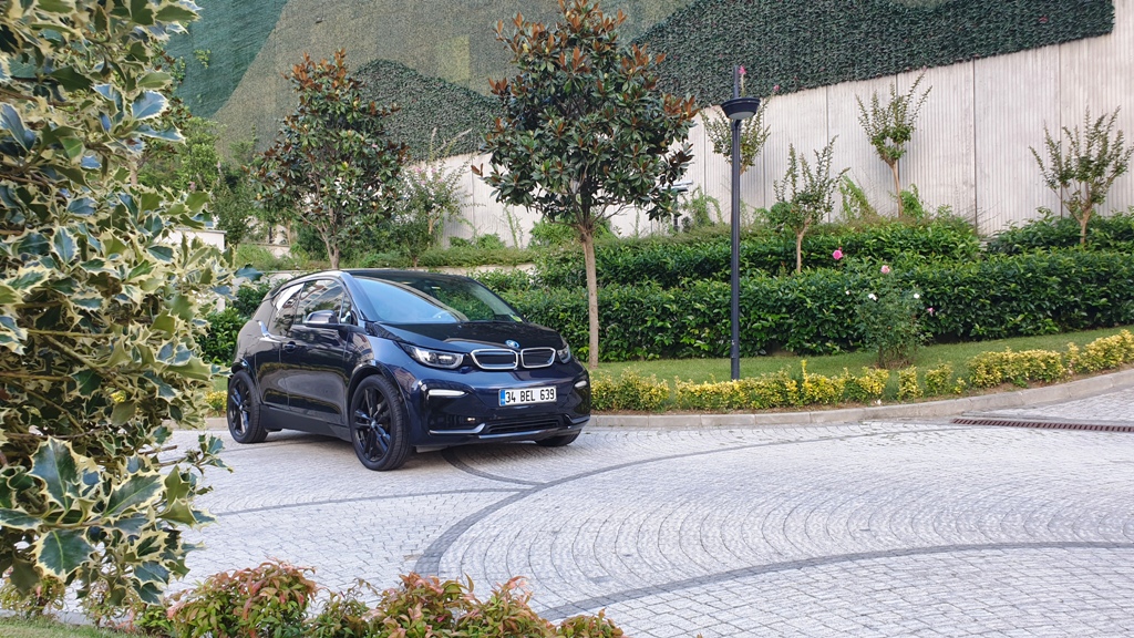 BMW i3s Gücü yerinde menzili uzun