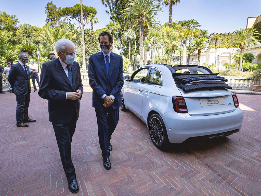 Tamamen yeni Fiat 500 İtalya’nın zirvesinde