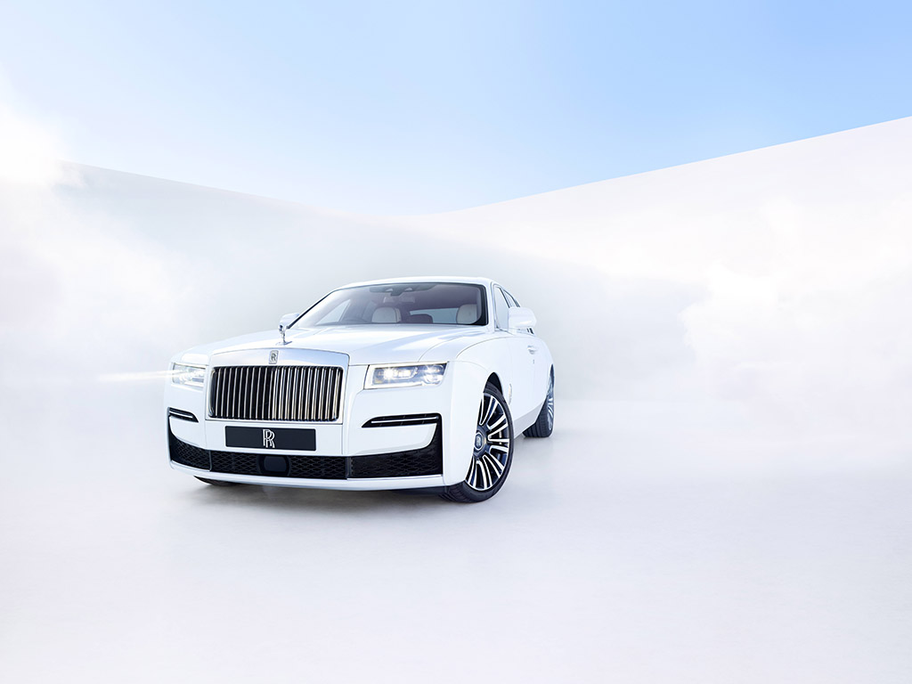 Rolls Royce yeni nesil Ghost modelini tanıttı