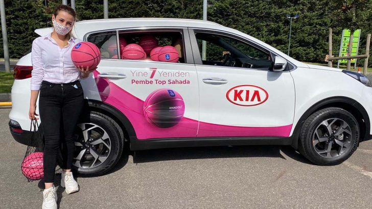 KIA, kadın müşterilerine ‘Pembe Top’ hediye ediyor