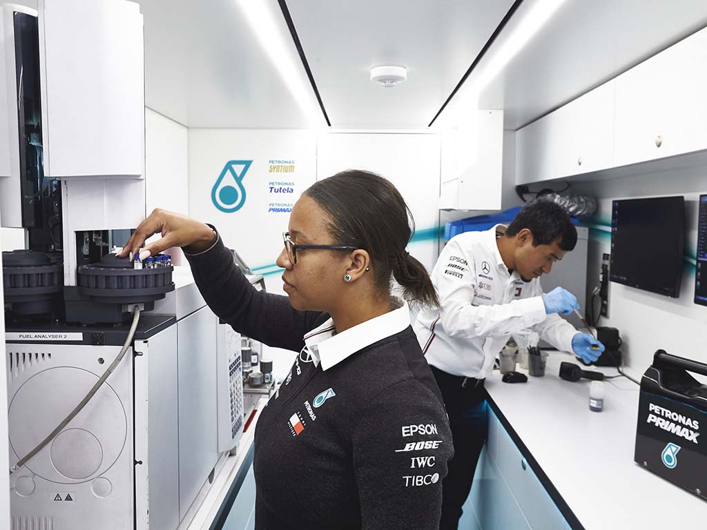 Petronas pist laboratuvarı yarış dünyasına katkı sağlıyor!
