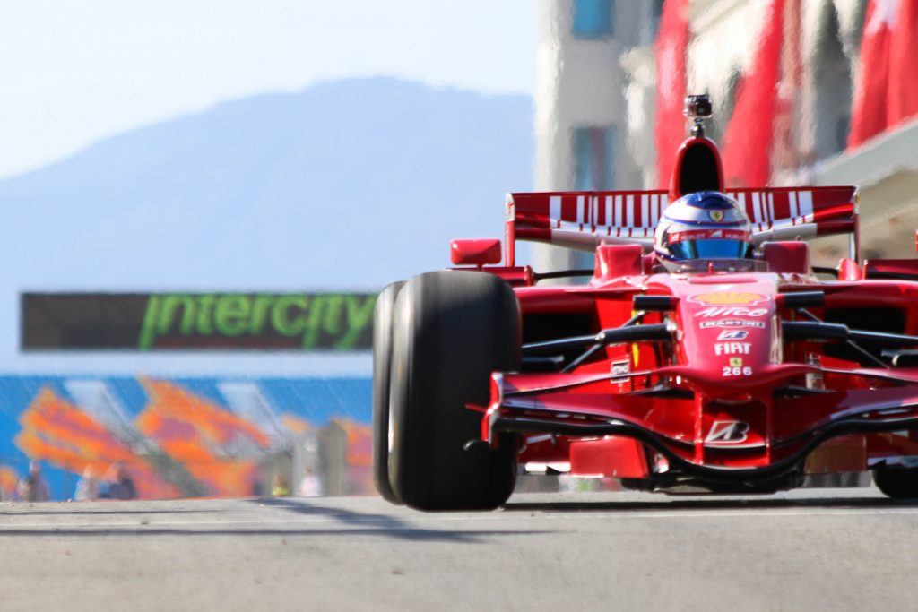 Formula 1’de İstiklal Marşımızı Murat Karahan Seslendirecek