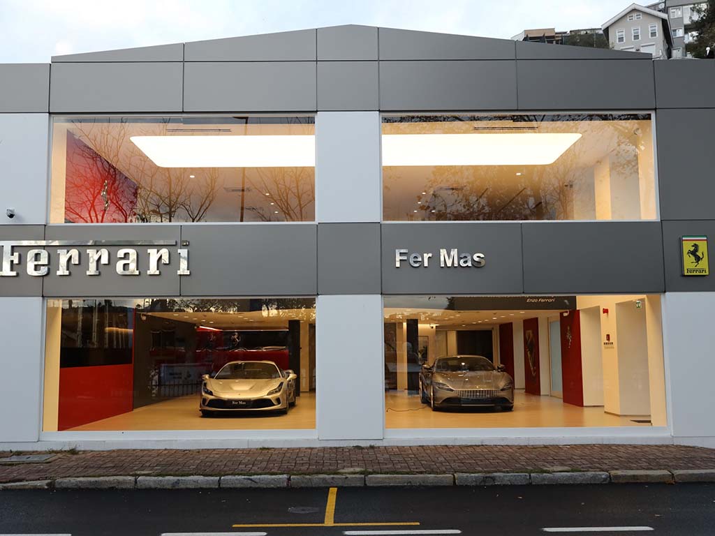 Ferrari’den İstanbul’a özel yeni showroom konsepti