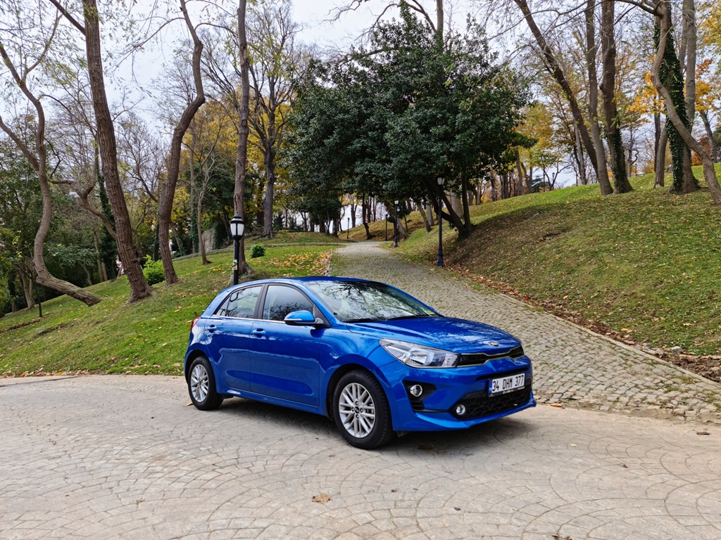 Yeni Kia Rio’ya makyaj operasyonu