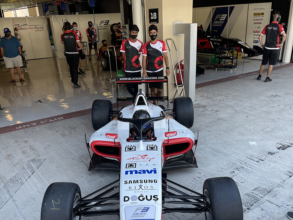 Cem Bölükbaşı Formula 3’te hız kesmiyor