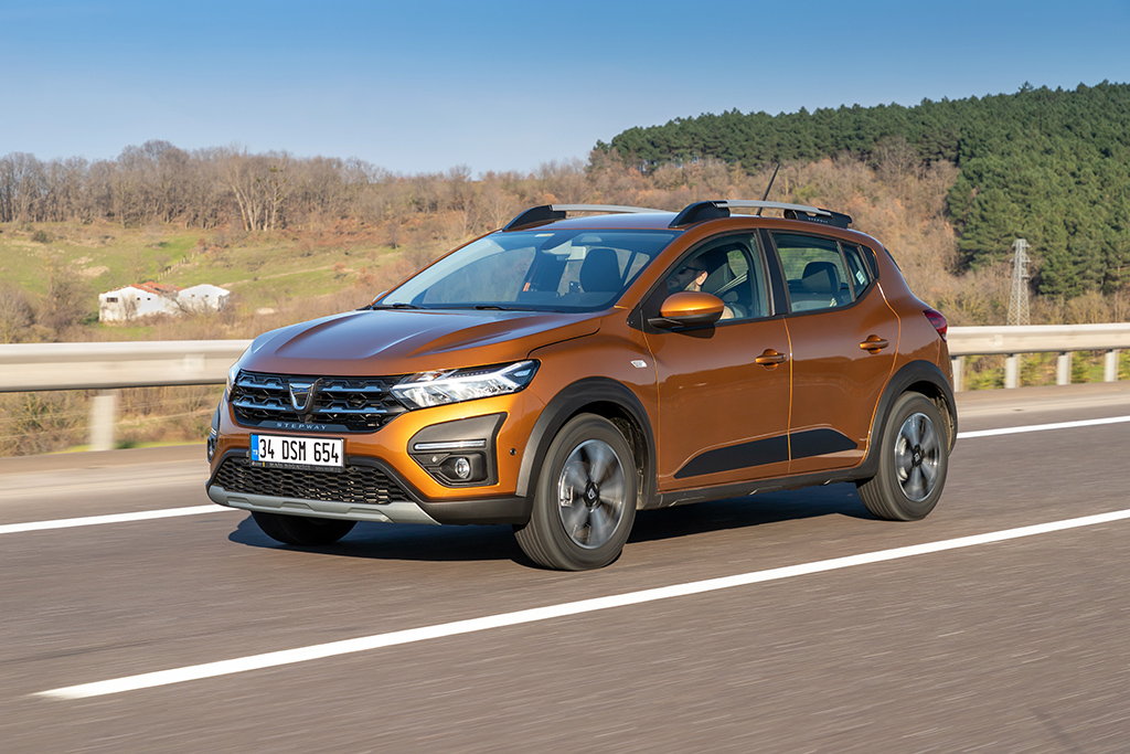 Yeni Dacia Sandero ve Sandero Stepway Türkiye’de kaç paradan satılacak?