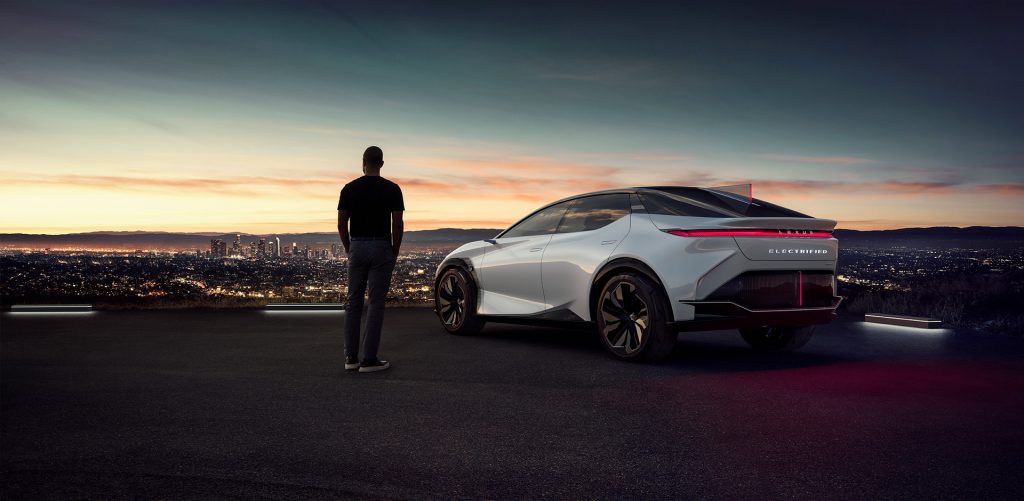 Lexus 2 Milyon elektrik motorlu araç satışıyla global bir başarıya imza attı