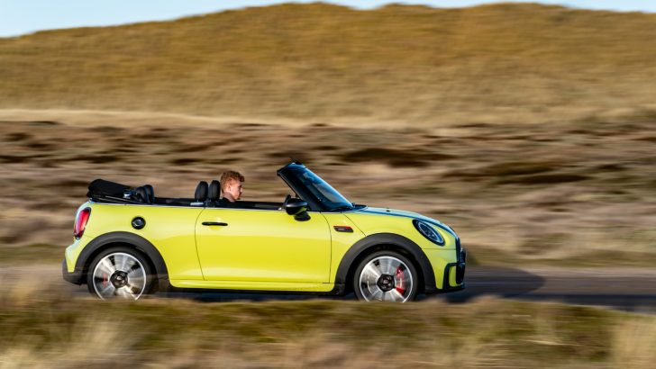 Yeni Nesil MINI Cabrio elektrikleniyor