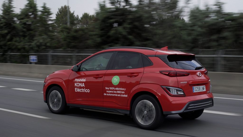 Hyundai KONA Electric Yine Menzil Rekoru Kırdı!