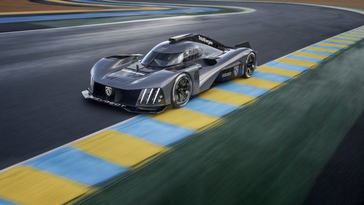 1991 PEUGEOT 905’TEN 2021 PEUGEOT 9X8’E: İNOVASYON VE PERFORMANSLA DOLU 30 YIL