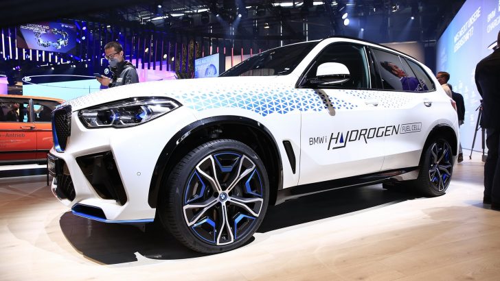 BMW iX5 Hidrojen Münih’te sahne aldı