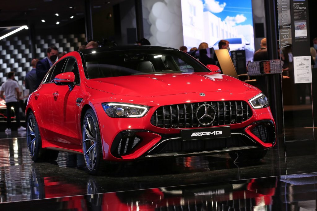 Yeni Mercedes-AMG GT 63 E Performance Münih’te sahne aldı