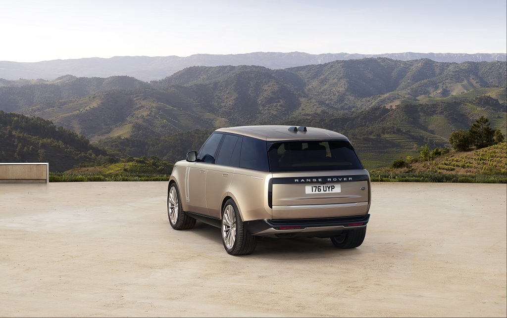 Yeni Range Rover Lüks SUV Sınıfında Standartları Belirlemeye Devam Ediyor