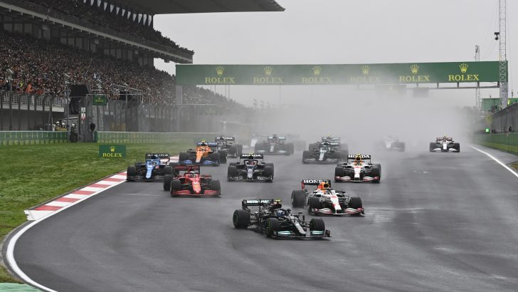 Valtteri Bottas İstanbul’da kazandı