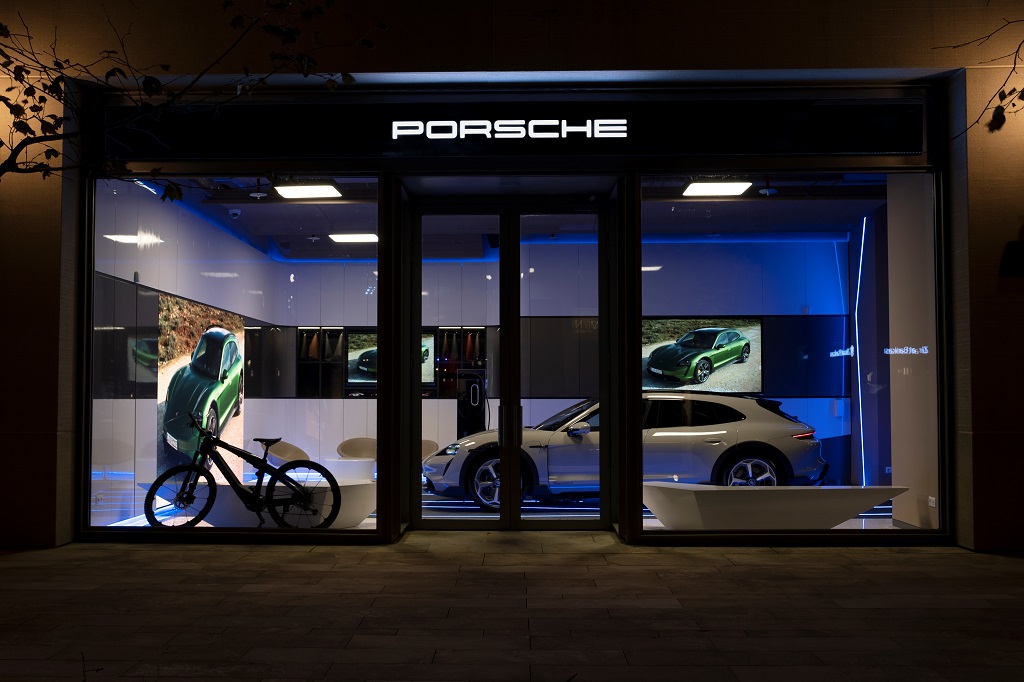 Porsche Taycan 4 Cross Turismo Doğuş Otomotiv Plus Deneyim Merkezi’nde !