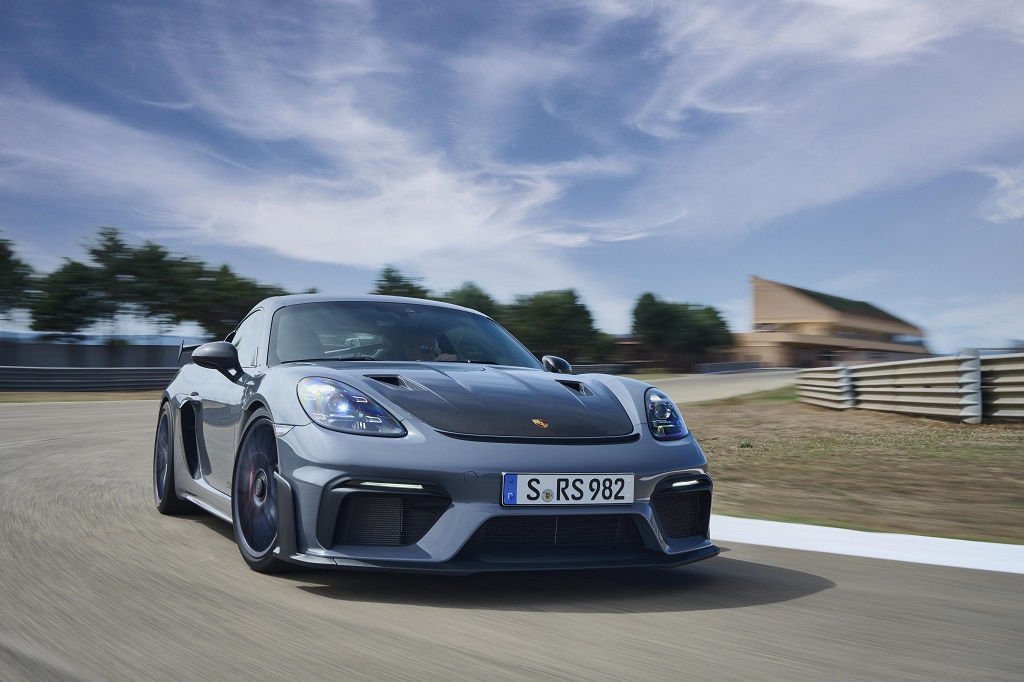 Günlük yarışçı: Yeni Porsche 718 Cayman GT4 RS