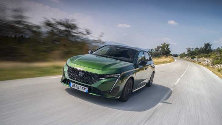 PEUGEOT,SON 9 YILDA 5. KEZ YILIN OTOMOBİLİ FİNALLERİNDE