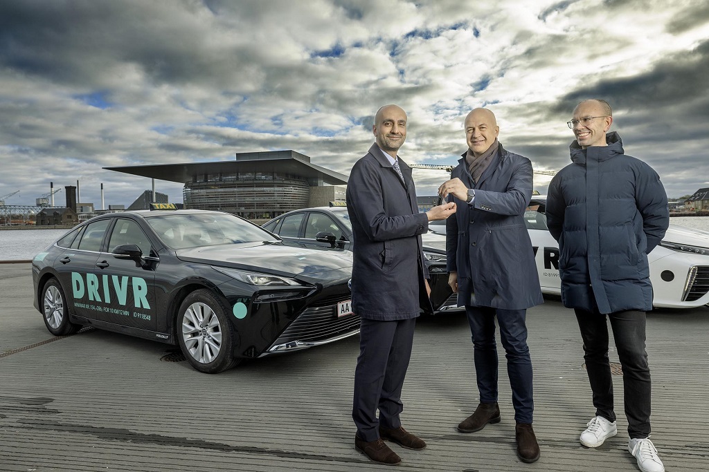 Toyota ve DRIVR İşbirliğiyle 100Hidrojen Yakıtlı MiraiTaksi Kopenhag’da Yollara Çıktı