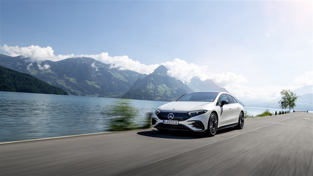 Mercedes, tamamen elektrikli Yeni EQS ile geleceğin teknolojilerini bugünden sunuyor