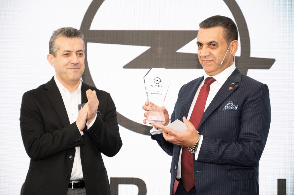 İş adamı Yüksel Erdemir ve Opel Erdemir’e Büyük Onur