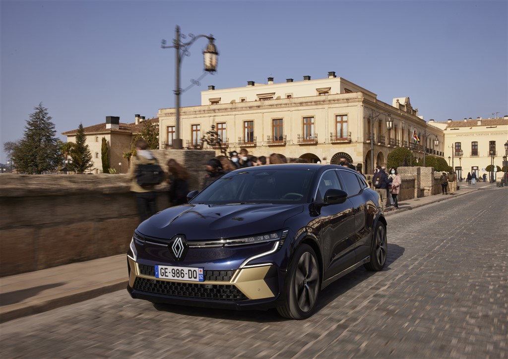 Yeni Megane E-Tech %100 Elektrikli’ye EURONCAP’TEN 5 YILDIZ