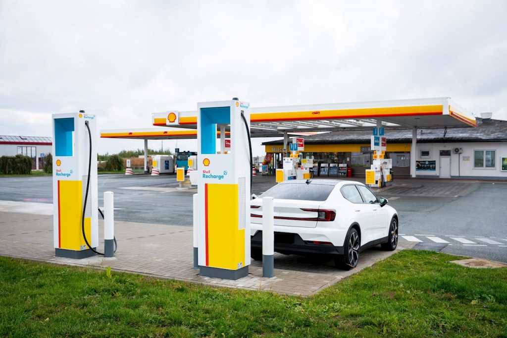 ABB, Shell’in global Elektrikli Araç şarj hedeflerine destek verecek<strong></strong>