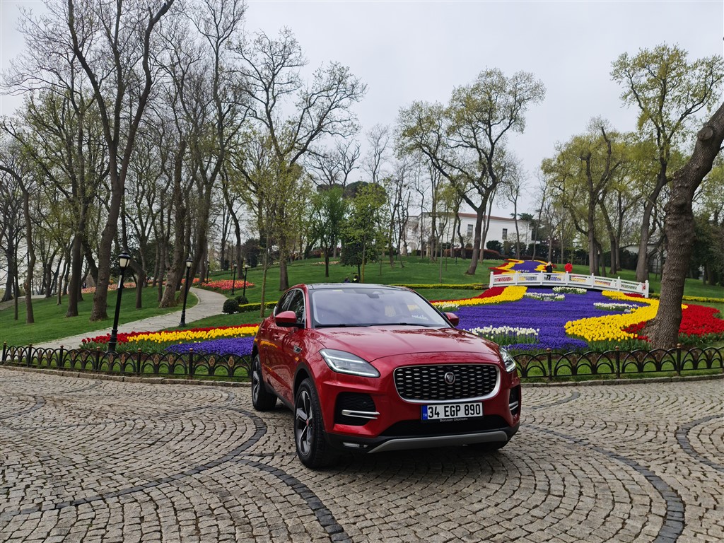 Jaguar Ailesinin Miniği:  Jaguar E-Pace