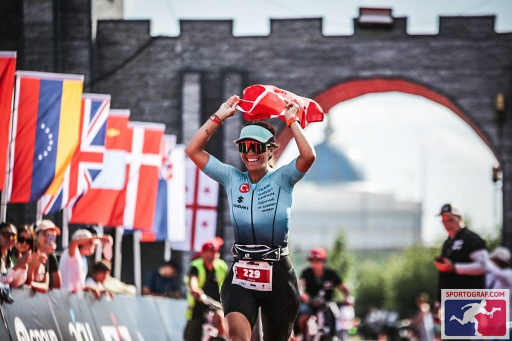 #Kadınlaristerse 226 KM’lik Yarışı Birinci Bitirir!