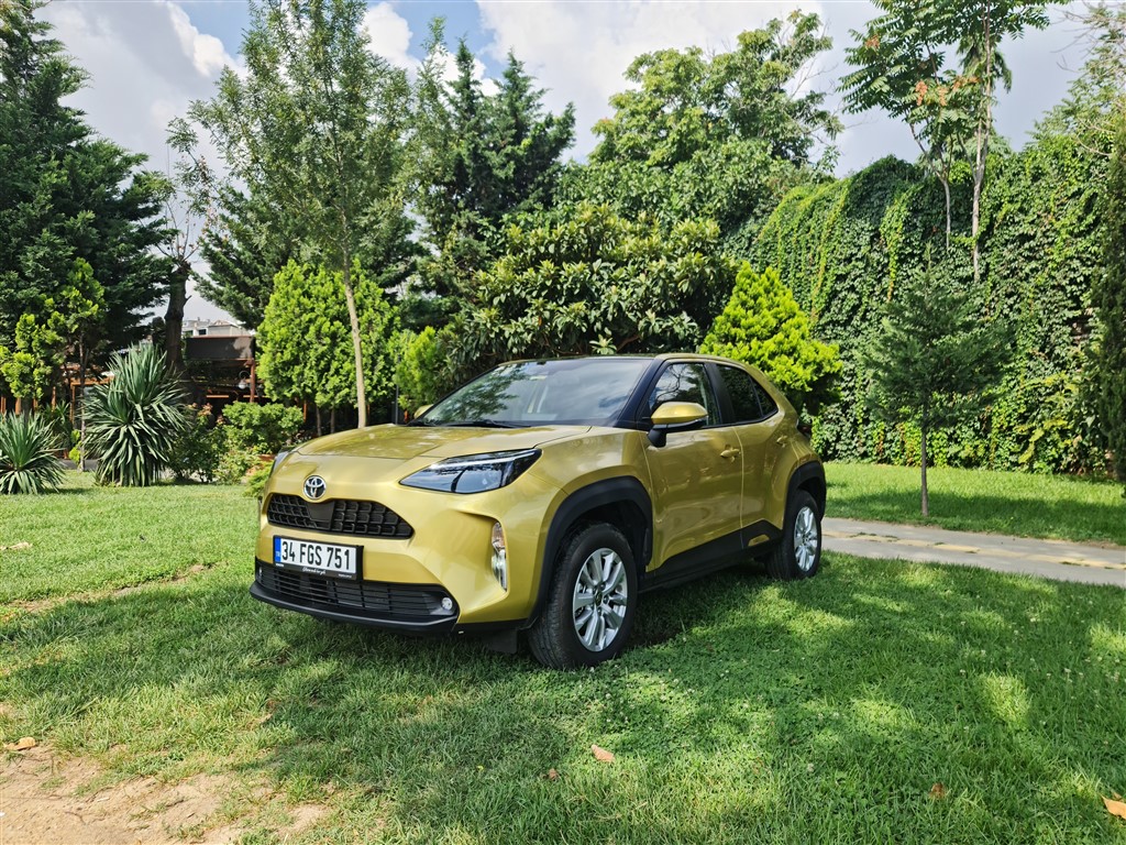 Küçük Segment Araziye Çıkıyor: Toyota Yaris Cross