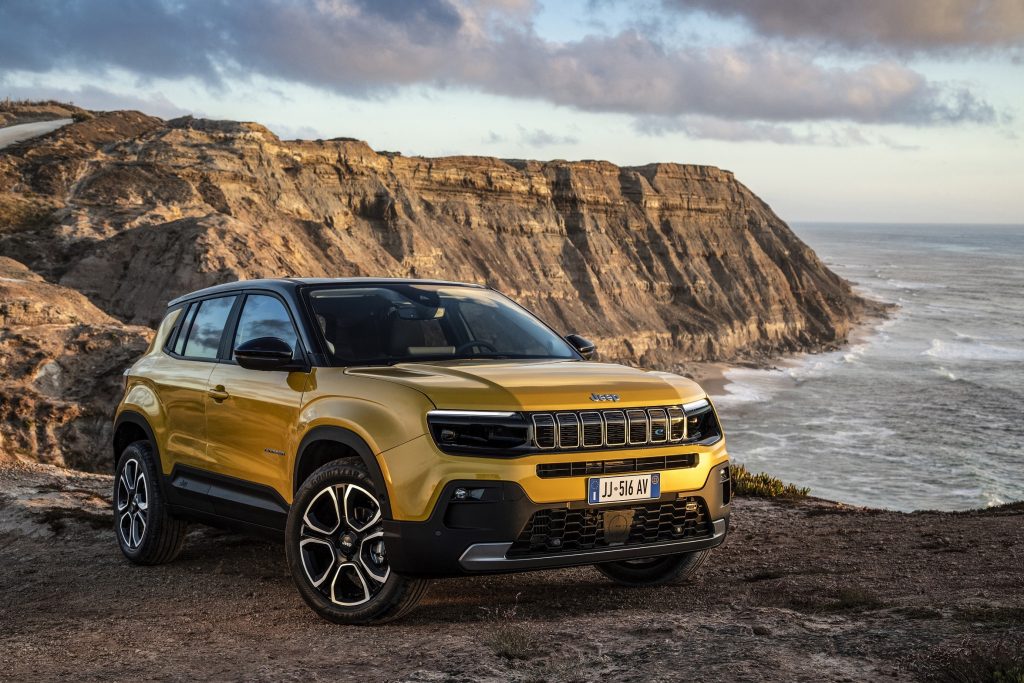 Yeni ve Tamamen Elektrikli “Jeep Avenger”, Paris Otomobil Fuarı’nda Tanıtılacak