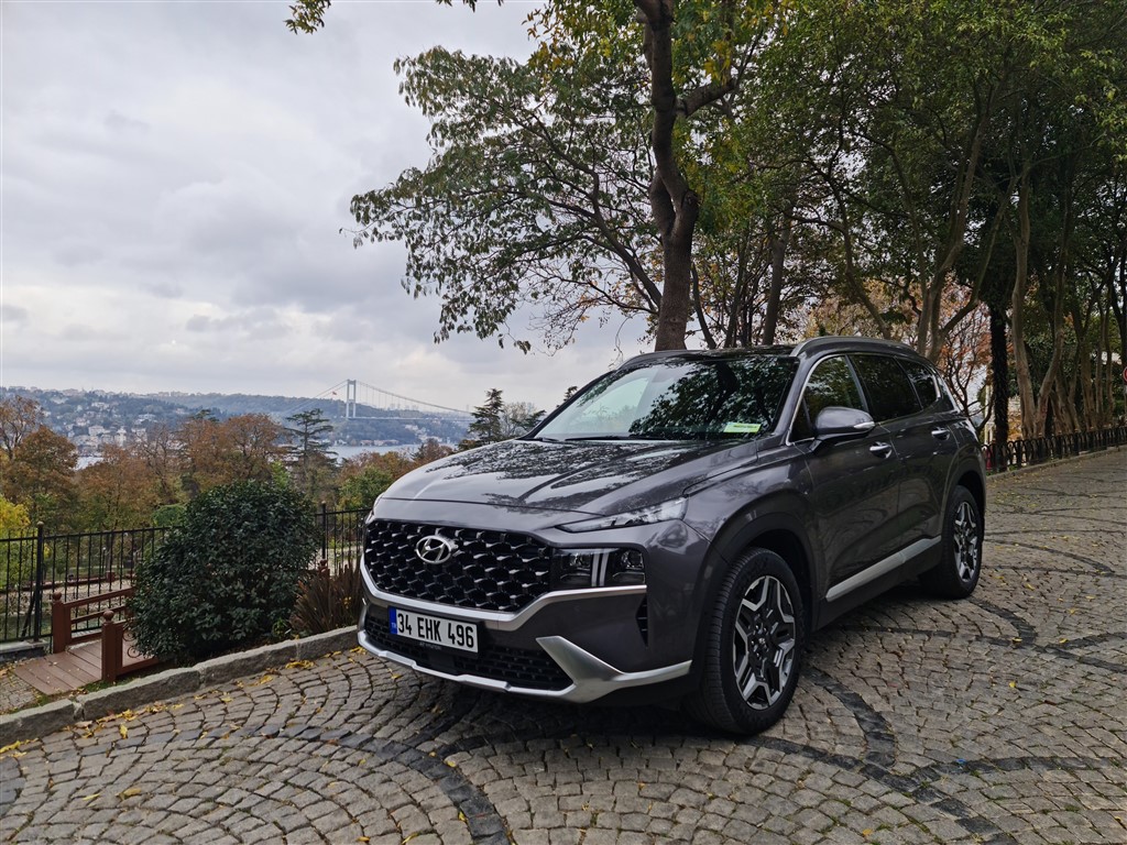 Geniş Ailelere: Hyundai Santa FE