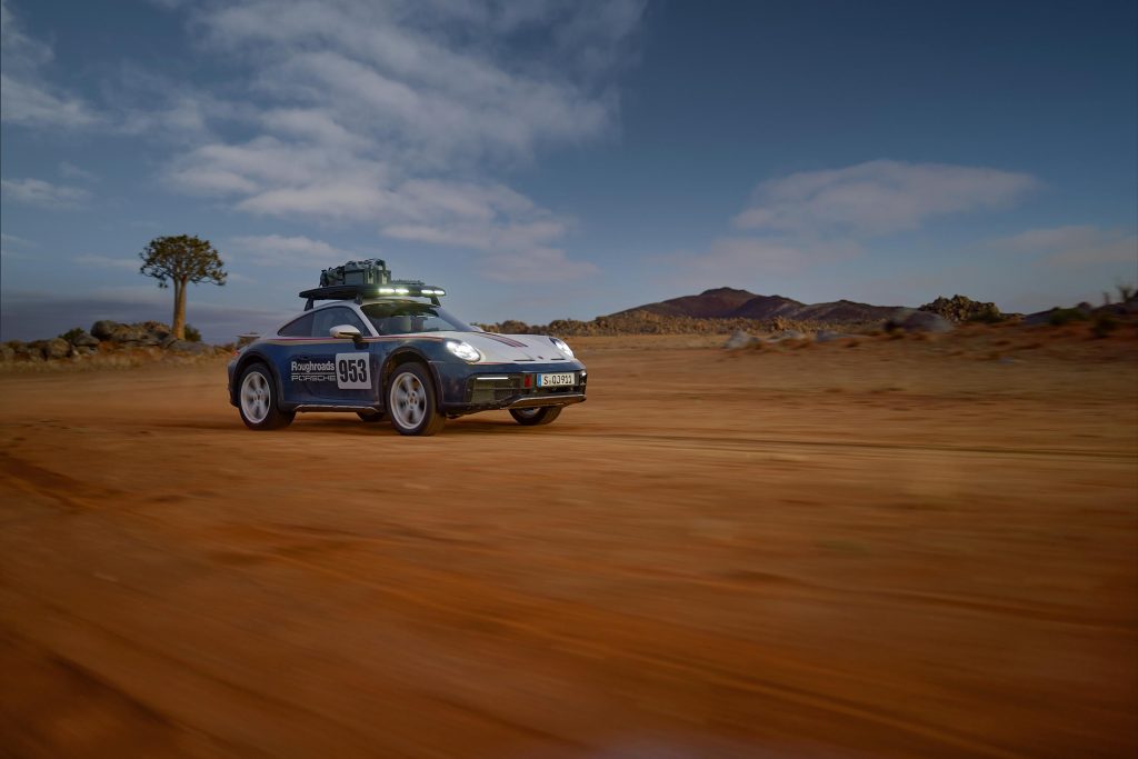 Yeni Porsche 911 Dakar