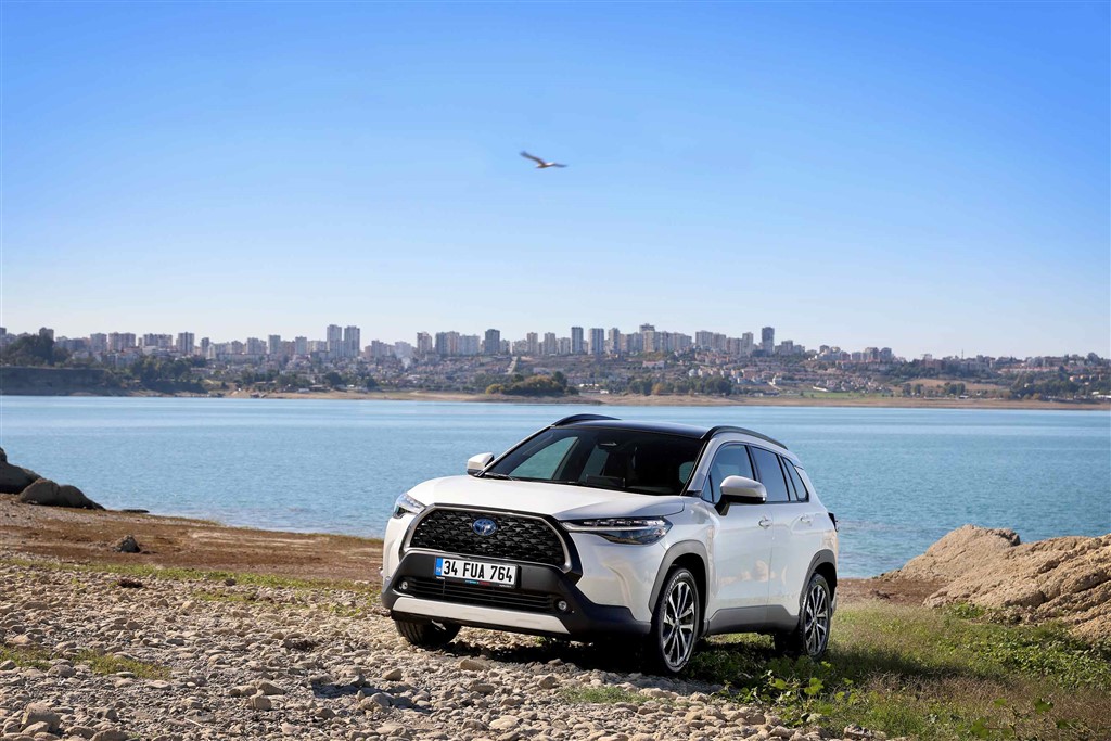 SUV Segmentinde Yeni Bir Boyut: Toyota Corolla Cross Hybrid Türkiye’de