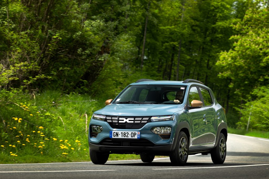 TÜRKİYE’NİN EN ULAŞILABİLİR %100 ELEKTRİKLİ MODELİ YENİ DACIA SPRING TÜRKİYE’DE