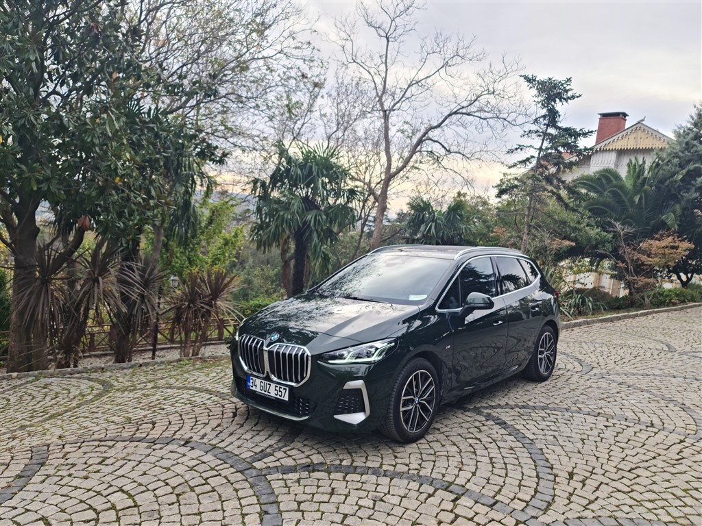 Geniş Ailelere:  BMW 220 Active Tourer