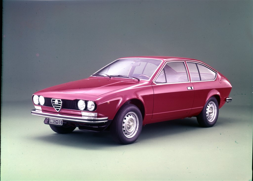 Alfa Romeo, İki Efsanevi Modelin Yıl Dönümünü Kutluyor