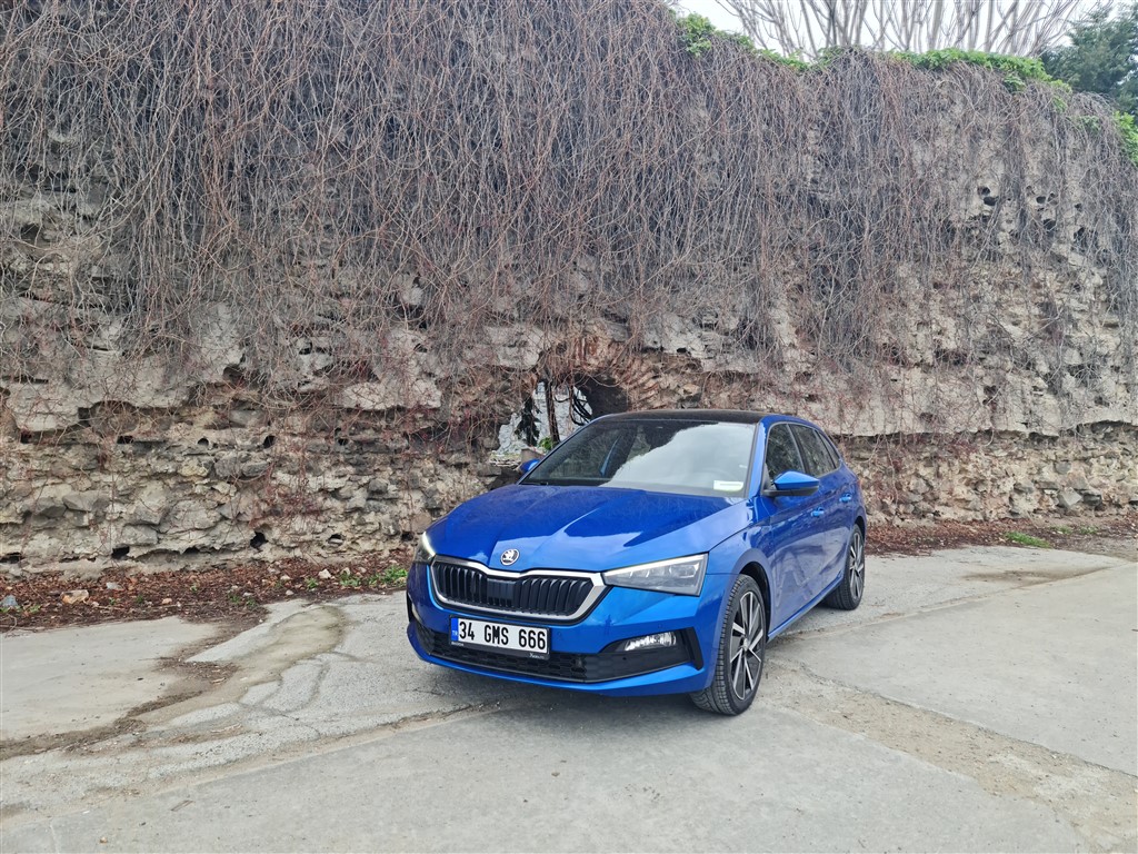 Sportif HB: Skoda Scala