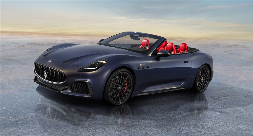 Maserati, üstü açık ikonik tasarımı ve en son teknolojisiyle sürüş tutkunlarına adanmış Yeni Maserati GranCabrio’yu sunuyor