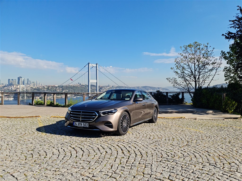Kral Yeniden Sahnede: Mercedes Benz E-Serisi