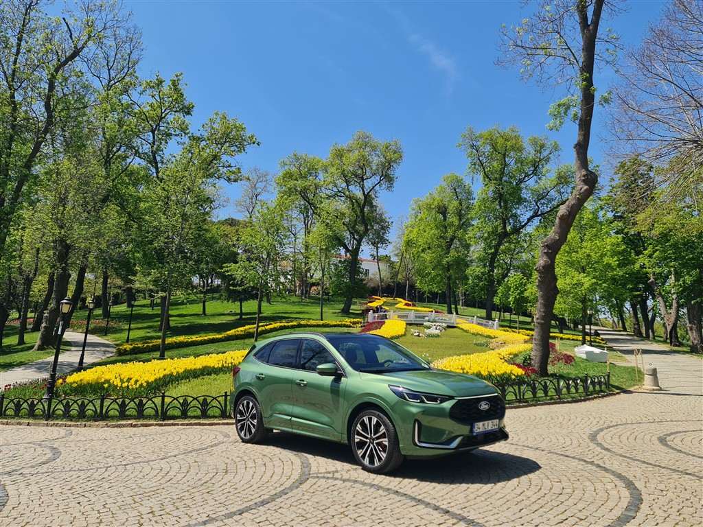 Yeni Ford Kuga: Dengeli, Akıllı, Sürüş Keyfi Yüksek Bir SUV